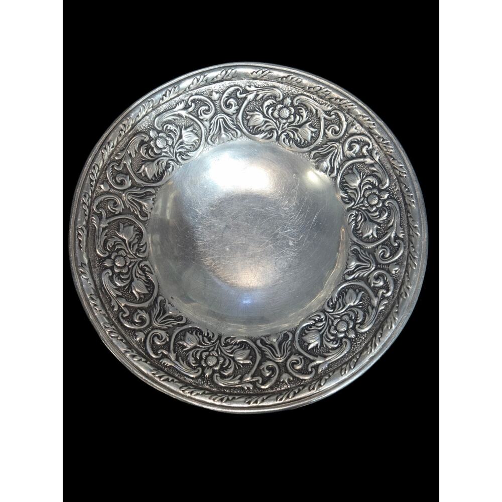 Vintage Wilton Armetale 13-Inch Ornate Round Serving Bowl